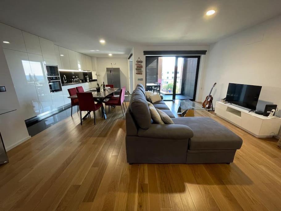 Magic Home, Everything You Need. ฟุงชาล ภายนอก รูปภาพ