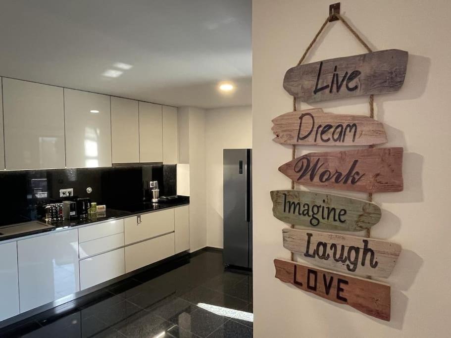 Magic Home, Everything You Need. ฟุงชาล ภายนอก รูปภาพ